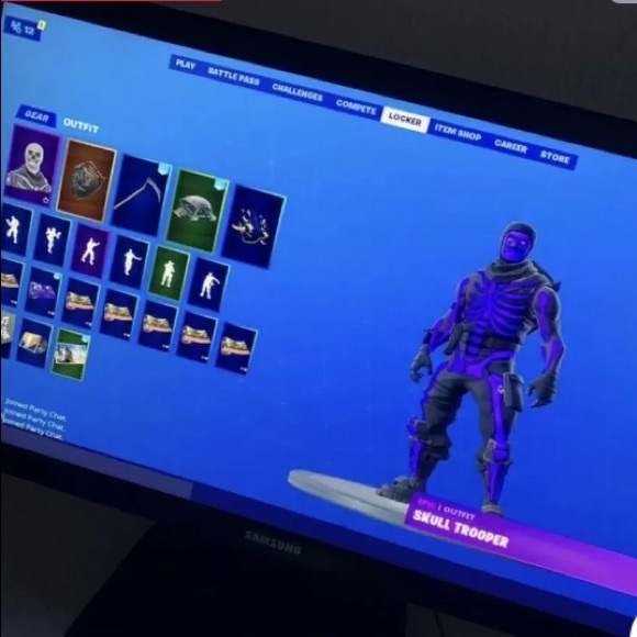 Fortnite acc ps4 - Picture 1 of 1